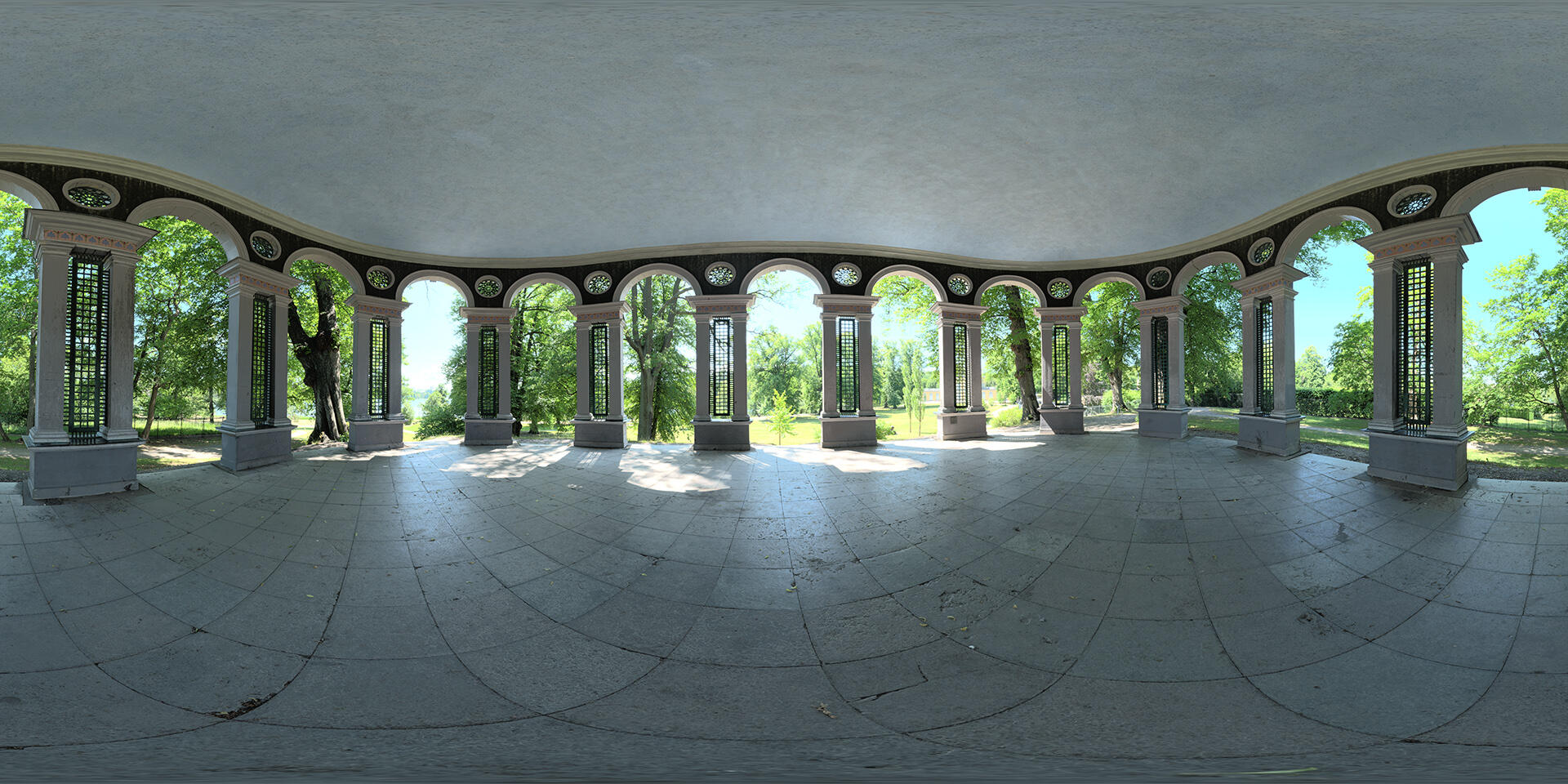 HDRI-panorama-of-a-pavillion-in-a-park