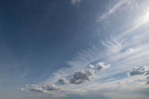 somewhat hazy daytime sky
