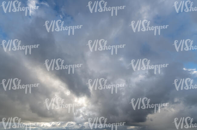 sky with larfe greyish clouds