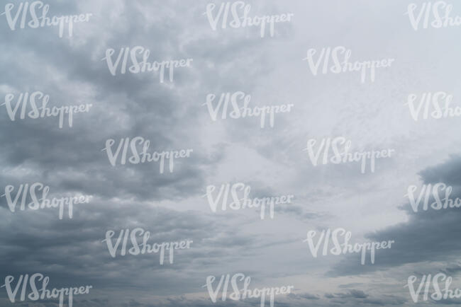 grey sky with grey clouds