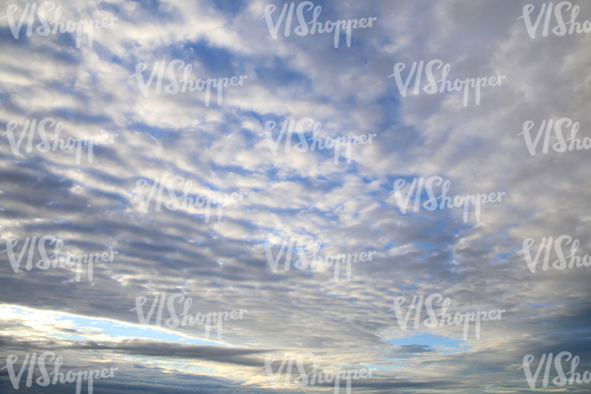 evening sky with a thick layer of stratus clouds